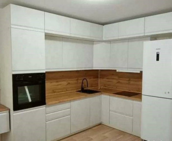 Модульная кухня Бруклин 2.4 x 2 м (Бетон белый) в Барабинске - barabinsk.mebel54.com | фото