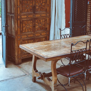 Живая мебель, выполненная из древесины - фото 1